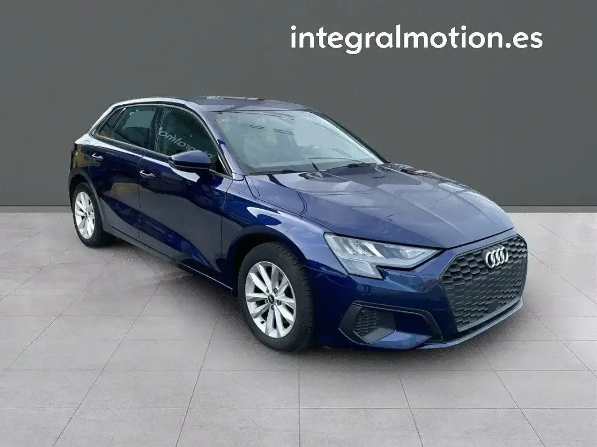 Usado Audi A3 Premium 115 CV (84 kW) 2021 Azul Berlina