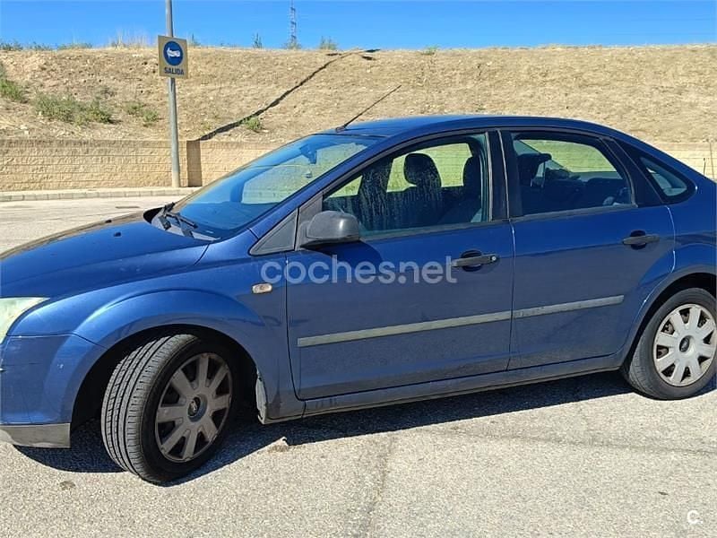 Azul Usado 2005 Ford Focus Trend Berlina | 2900 € (Buen precio) - Imagen 1/4