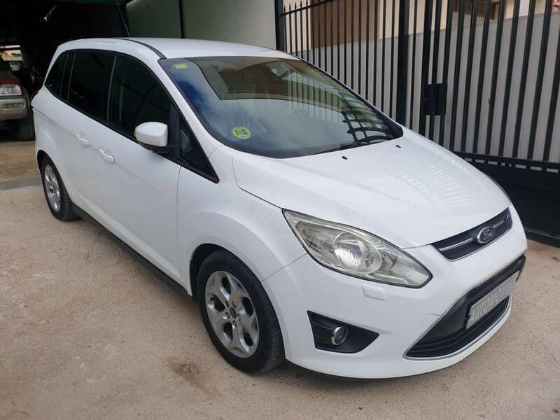 Usado Ford Grand C-Max Trend 116 CV (85 kW) 2011 Blanco Monovolumen