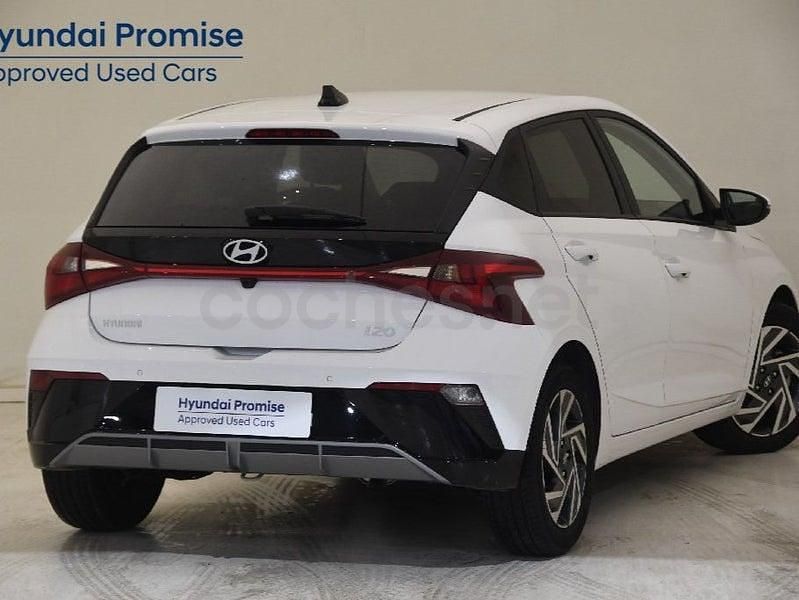 Usado Hyundai i20 100 CV (73 kW) 2025 Blanco Utilitario