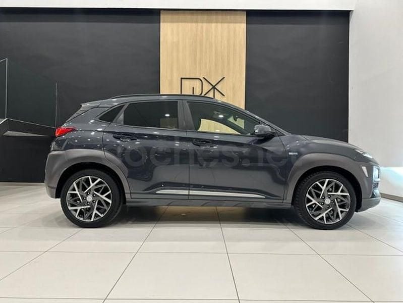 Usado Hyundai Kona Style 141 CV (103 kW) 2020 Gris / plata SUV