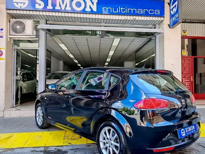 Usado Seat Leon Copa 105 CV (77 kW) 2011 Negro Utilitario