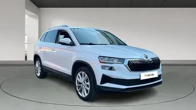 Usado Skoda Karoq Style 150 CV (110 kW) 2023 Blanco SUV