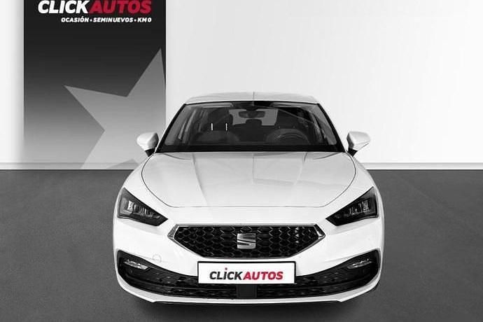 Usado Seat Leon Style 130 CV (95 kW) 2024 Plata