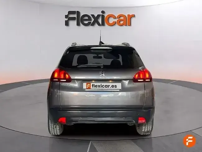 Usado Peugeot 2008 Allure 100 CV (73 kW) 2017 Gris SUV