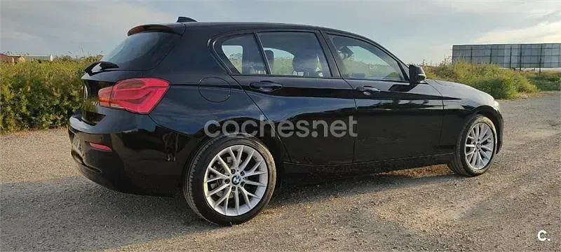Usado BMW 118 143 CV (105 kW) 2016 Negro Utilitario