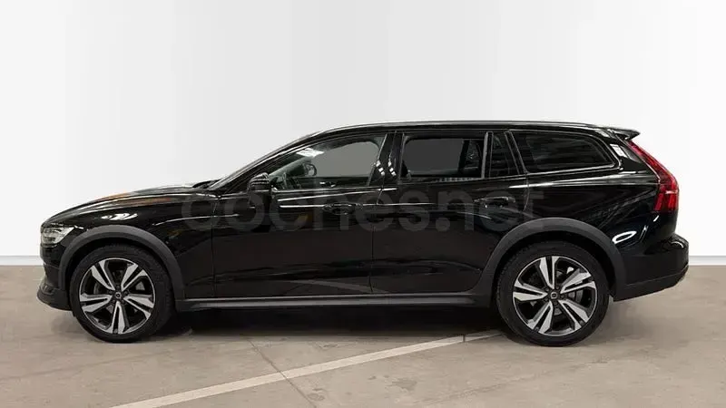 Usado Volvo V60 CC Core 197 CV (144 kW) 2022 Negro Familiar