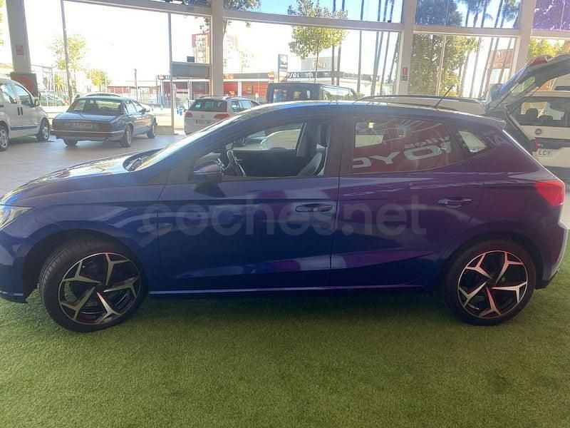 Usado Seat Ibiza Style 75 CV (55 kW) 2018 Azul Utilitario