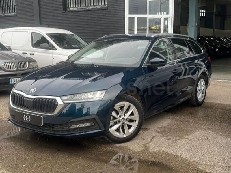 Usado Skoda Octavia Ambition 150 CV (110 kW) 2021 Verde Familiar