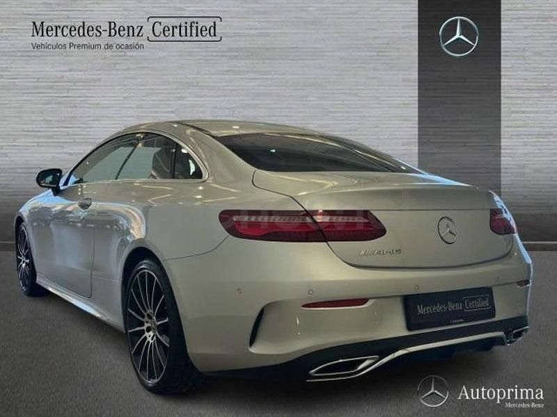 Usado Mercedes E220 194 CV (142 kW) 2019 Gris / plata Coupe
