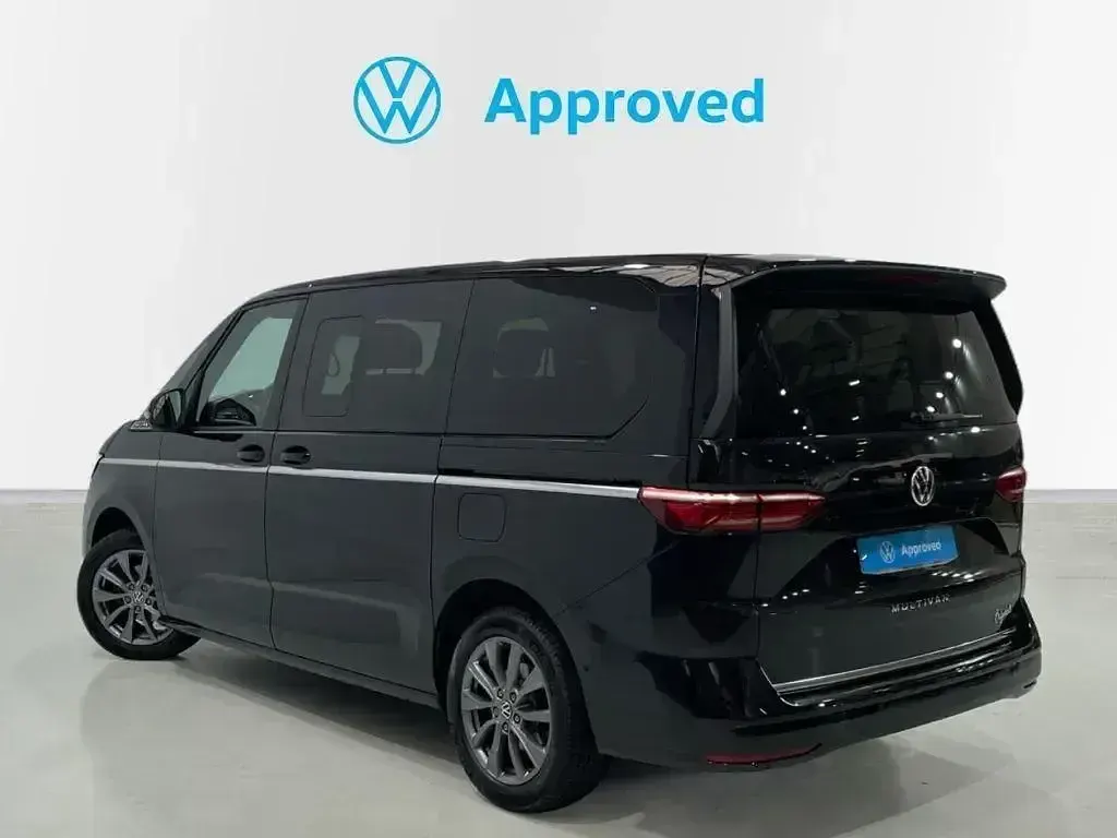 Usado VW Multivan Style 150 CV (110 kW) 2023 Negro Monovolumen