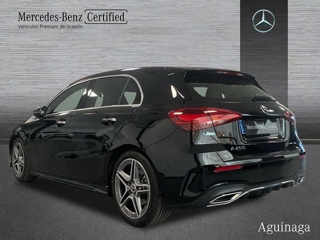 Usado Mercedes A180 AMG line 116 CV (85 kW) 2024 Negro noche