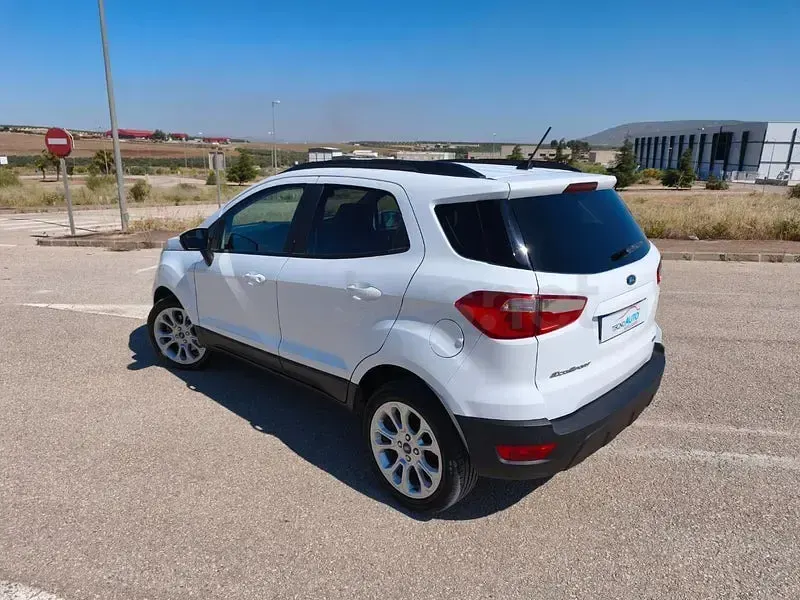 Usado Ford Ecosport Trend 100 CV (73 kW) 2019 Blanco SUV