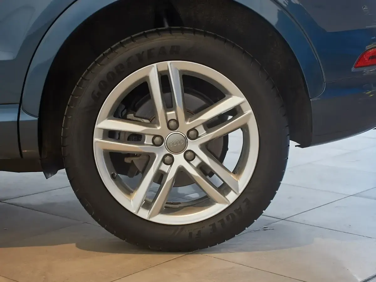 Usado Audi Q3 Sport 120 CV (88 kW) 2017 Azul SUV