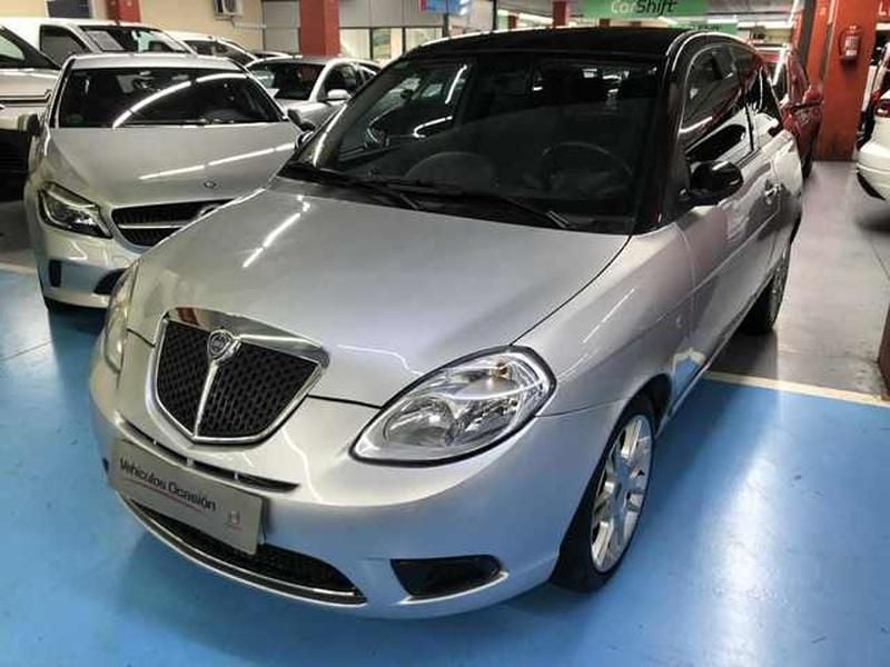 Gris Usado 2009 Lancia Ypsilon Utilitario | 6490 € (Precio justo) - Imagen 1/4