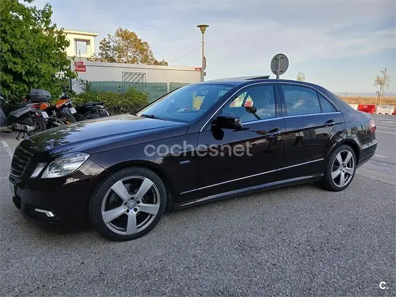 Usado Mercedes E350 Avantgarde 292 CV (214 kW) 2009 Marrón Berlina