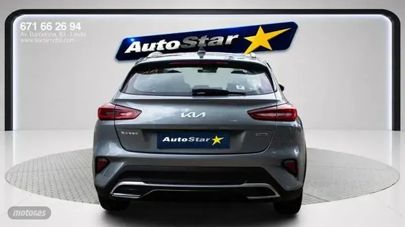 Usado Kia XCeed 141 CV (103 kW) 2023 Gris SUV