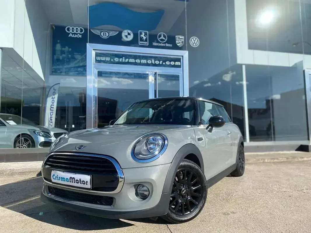 Usado Mini Cooper D 116 CV (85 kW) 2016 Gris Utilitario