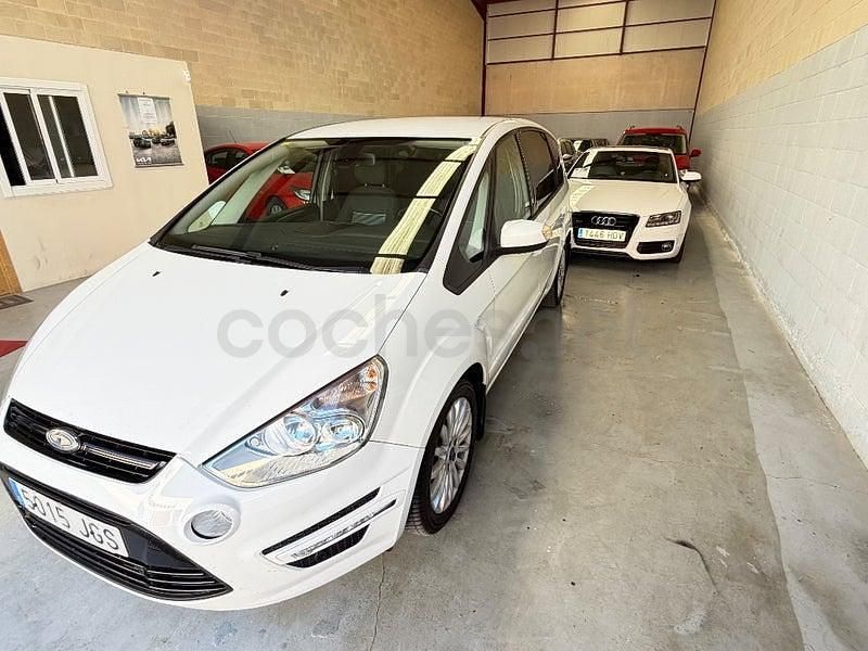 Usado Ford S-MAX Trend 140 CV (102 kW) 2015 Blanco Monovolumen