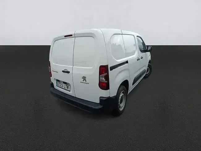 Usado Peugeot Partner Premium 99 CV (72 kW) 2021 Blanco Monovolumen