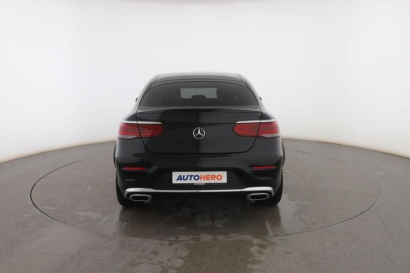 Usado Mercedes GLC220 AMG line 194 CV (142 kW) 2022 Negro SUV