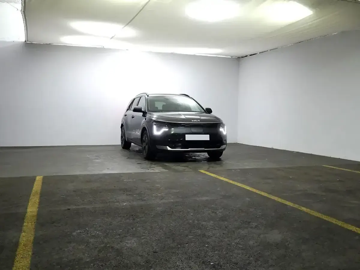 Usado Kia e-Niro 150 kW (204 CV) 2023 Gris SUV