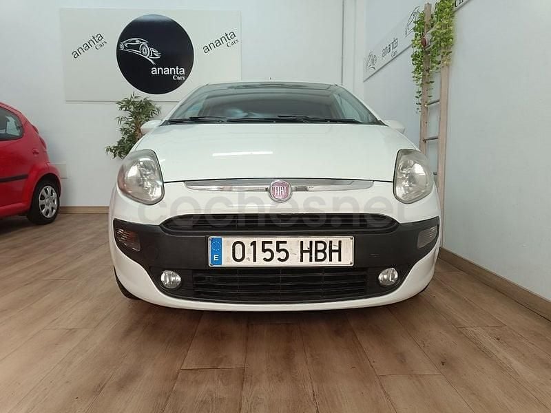 Usado Fiat Punto Evo Life 69 CV (50 kW) 2011 Blanco Utilitario