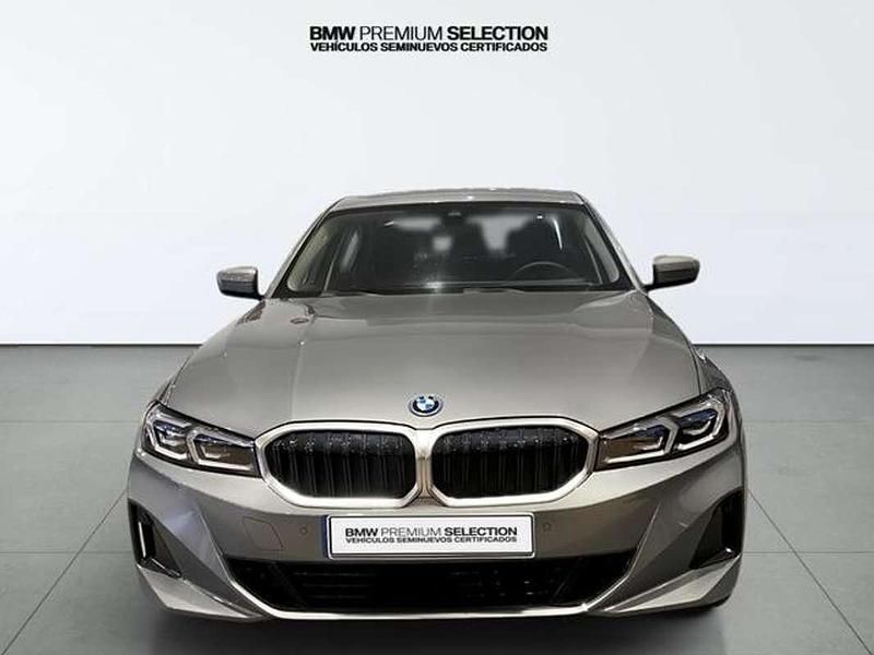 Gris Usado 2024 BMW 320e Berlina | 41.900 € (Un poco caro) - Imagen 1/4