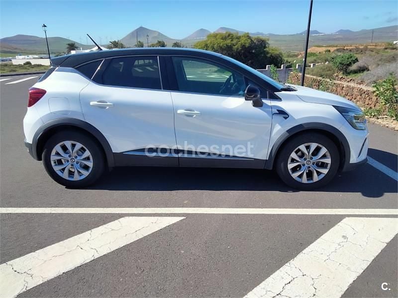 Używany Renault Captur Zen 115 KM (84 kW) 2021 Biały SUV