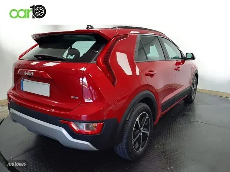 Usado Kia Niro 141 CV (103 kW) 2022 Rojo SUV