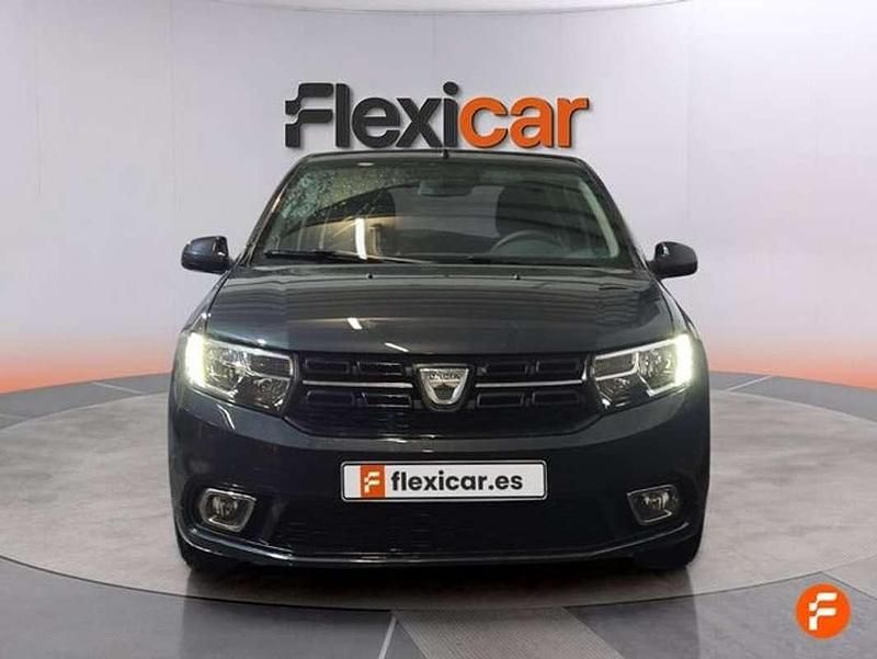 Usado Dacia Sandero Comfort 90 CV (66 kW) 2019 Azul Utilitario