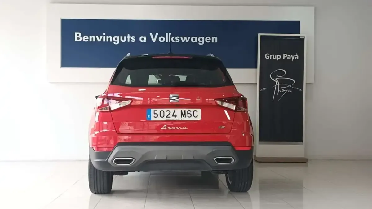 Usado Seat Arona FR 116 CV (85 kW) 2024 Rojo SUV