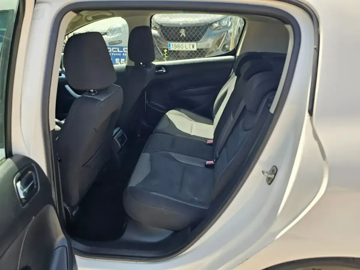 Używany Peugeot 308 Sport 90 KM (66 kW) 2010 Hatchback