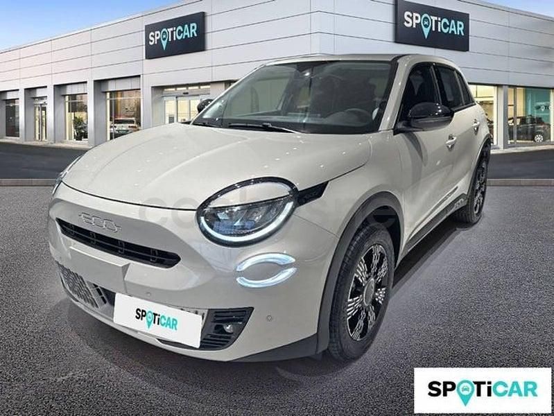 Nuevo Fiat 600 Pop 110 CV (80 kW) 2025 Beige SUV