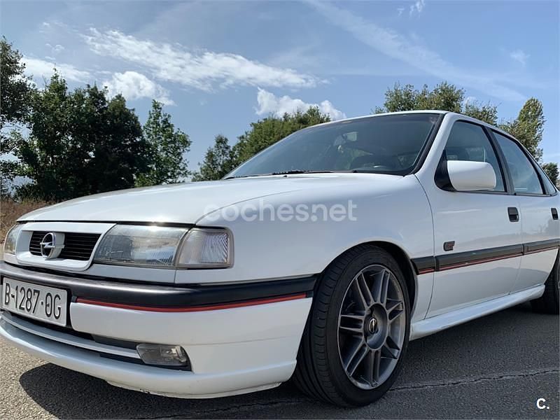 Usado Opel Vectra 150 CV (110 kW) 1993 Blanco Berlina