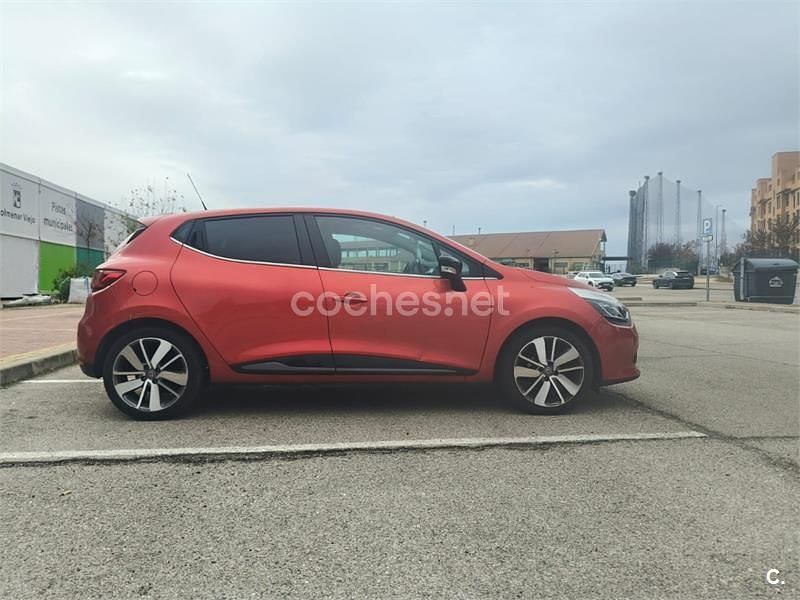 Usado Renault Clio IV 90 CV (66 kW) 2015 Rojo Berlina