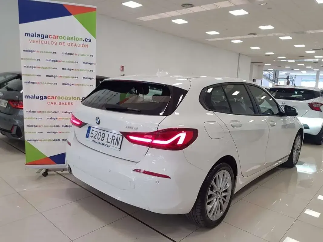 Usado BMW 116 116 CV (85 kW) 2021 Blanco Utilitario