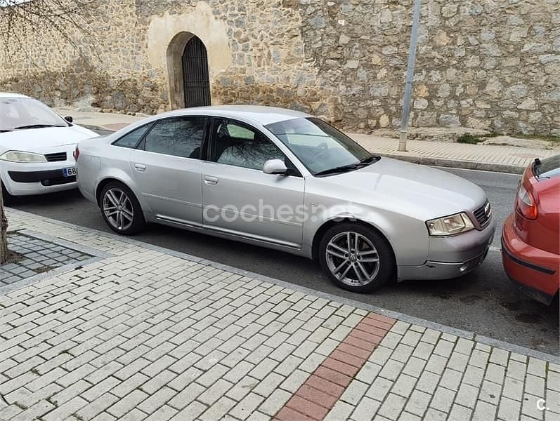 Usado Audi A6 150 CV (110 kW) 1999 Gris / plata Familiar