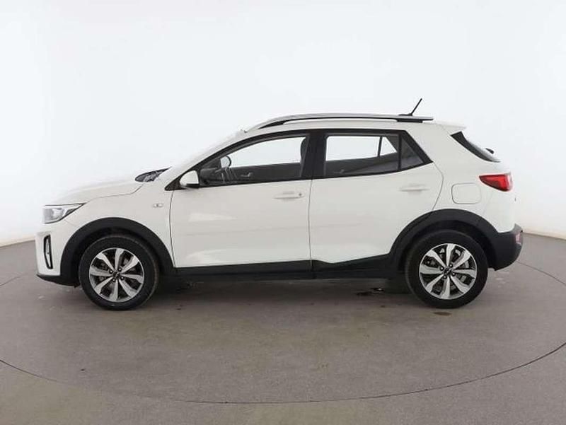 Usado Kia Stonic 84 CV (61 kW) 2023 Blanco SUV