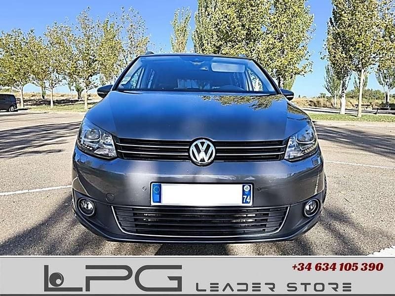 Usado VW Touran Advance 140 CV (102 kW) 2012 Gris Monovolumen