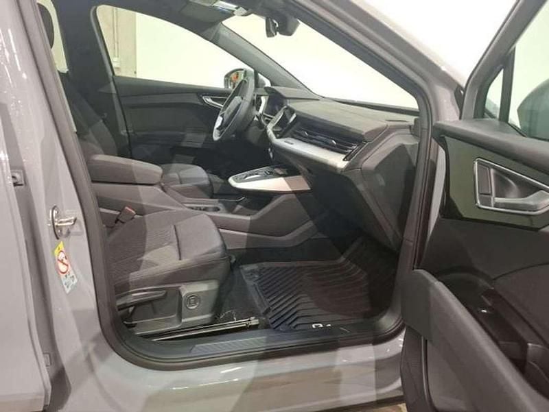 Usado Audi Q4 e-tron 125 kW (170 CV) 2025 Gris SUV