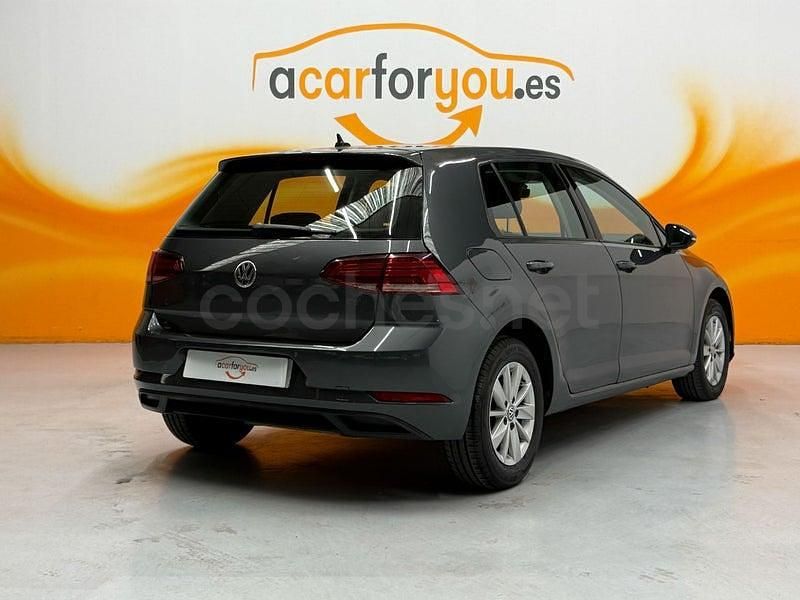 Usado VW Golf VII Advance 115 CV (84 kW) 2019 Gris / plata Berlina