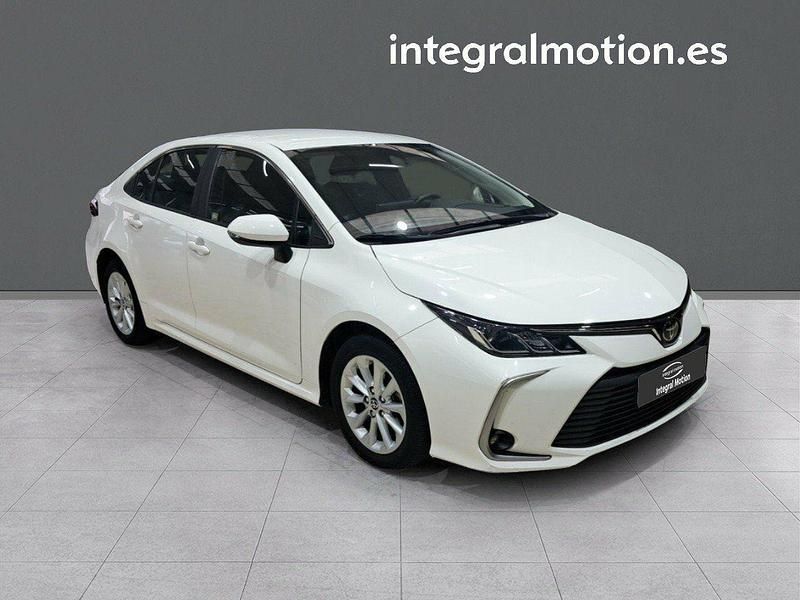 Usado Toyota Corolla Active 125 CV (91 kW) 2023 Blanco Berlina