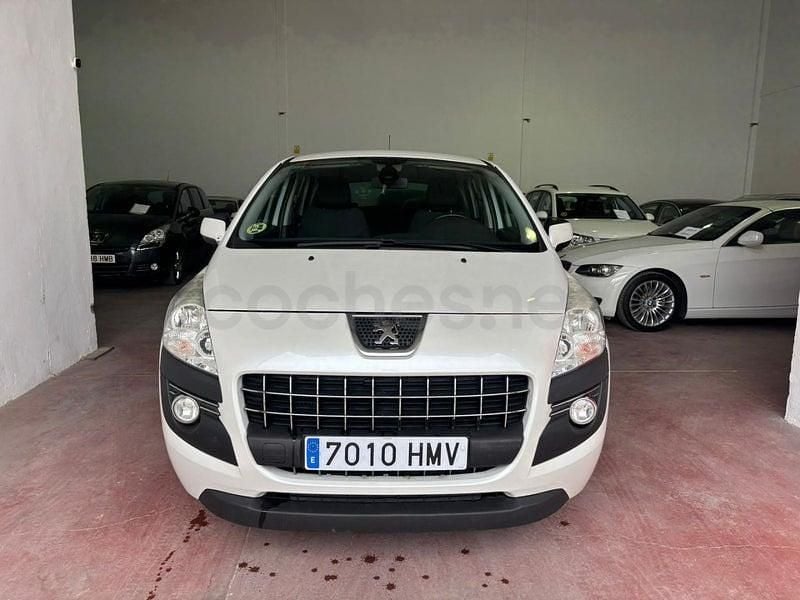 Usado Peugeot 3008 Active 112 CV (82 kW) 2012 Blanco Familiar