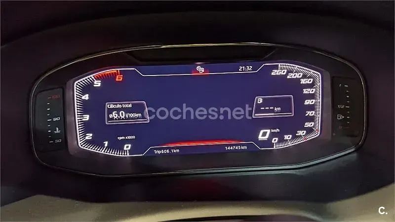 Usado Seat Ateca Xperience 150 CV (110 kW) 2019 Gris / plata SUV