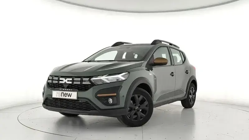 Usado Dacia Sandero Extreme 101 CV (74 kW) 2025 Verde Berlina