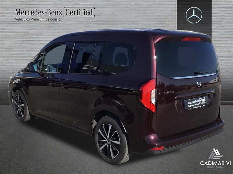 Usado Mercedes T180 116 CV (85 kW) 2024 Rojo Monovolumen