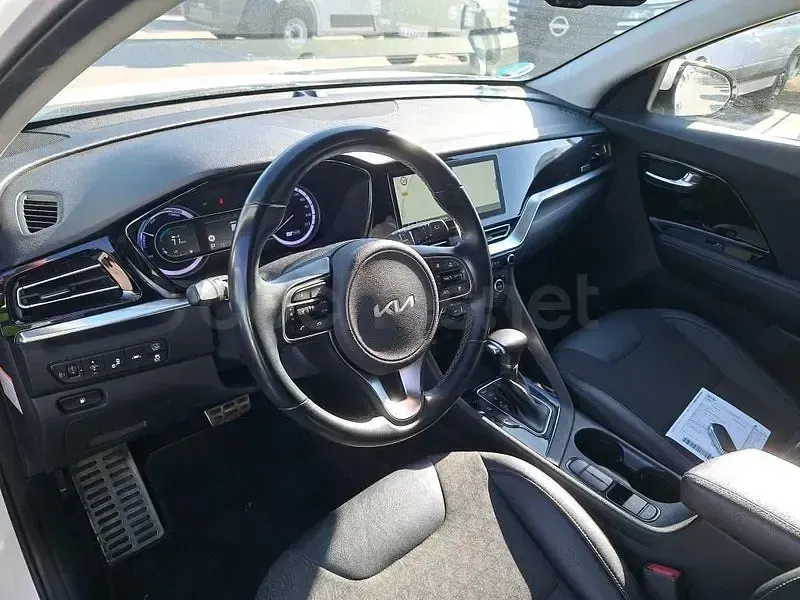 Usado Kia Niro 141 CV (103 kW) 2022 Blanco SUV