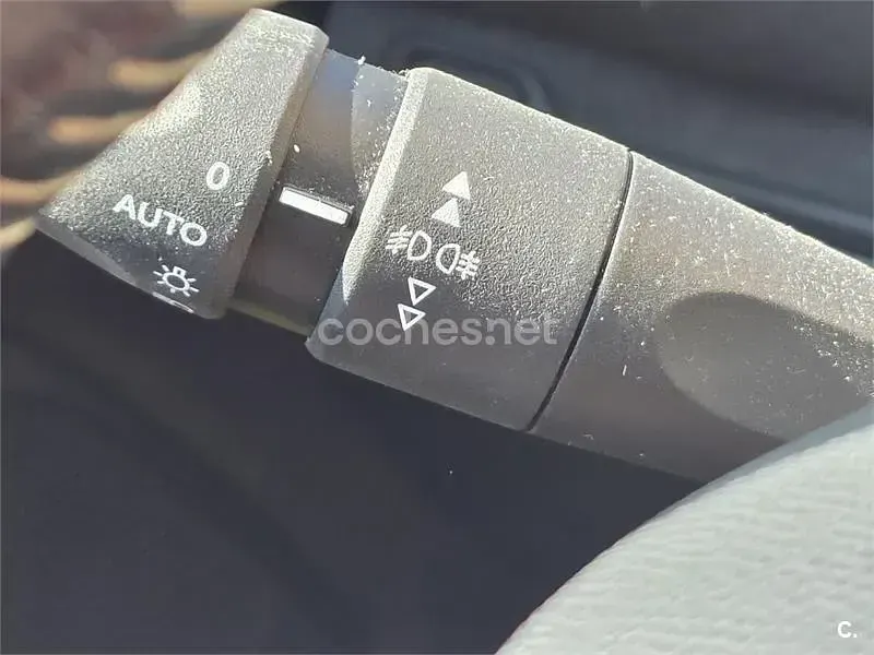 Usado Peugeot 308 Style 120 CV (88 kW) 2016 Blanco Berlina