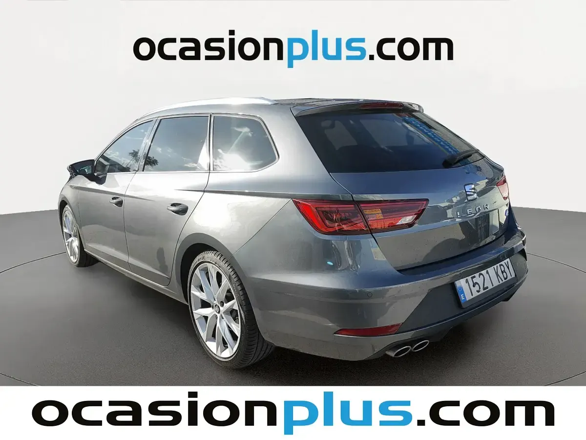 Usado Seat Leon FR 150 CV (110 kW) 2017 Gris Monovolumen